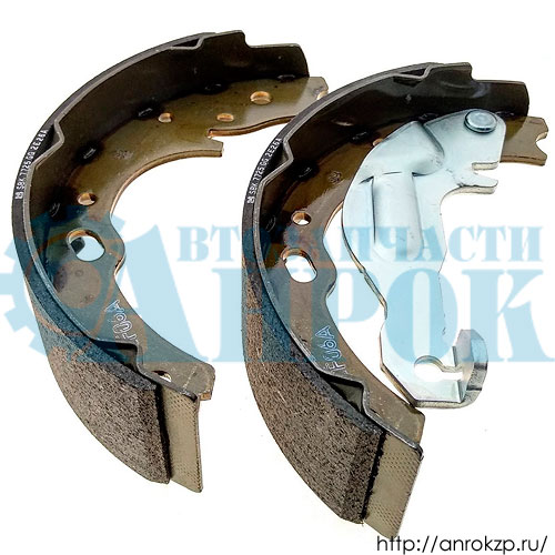 Колодки стояночного тормоза (2шт) HYUNDAI HD65/78 дв.D4GA МК 59822-5LA00 / 598225LA00.